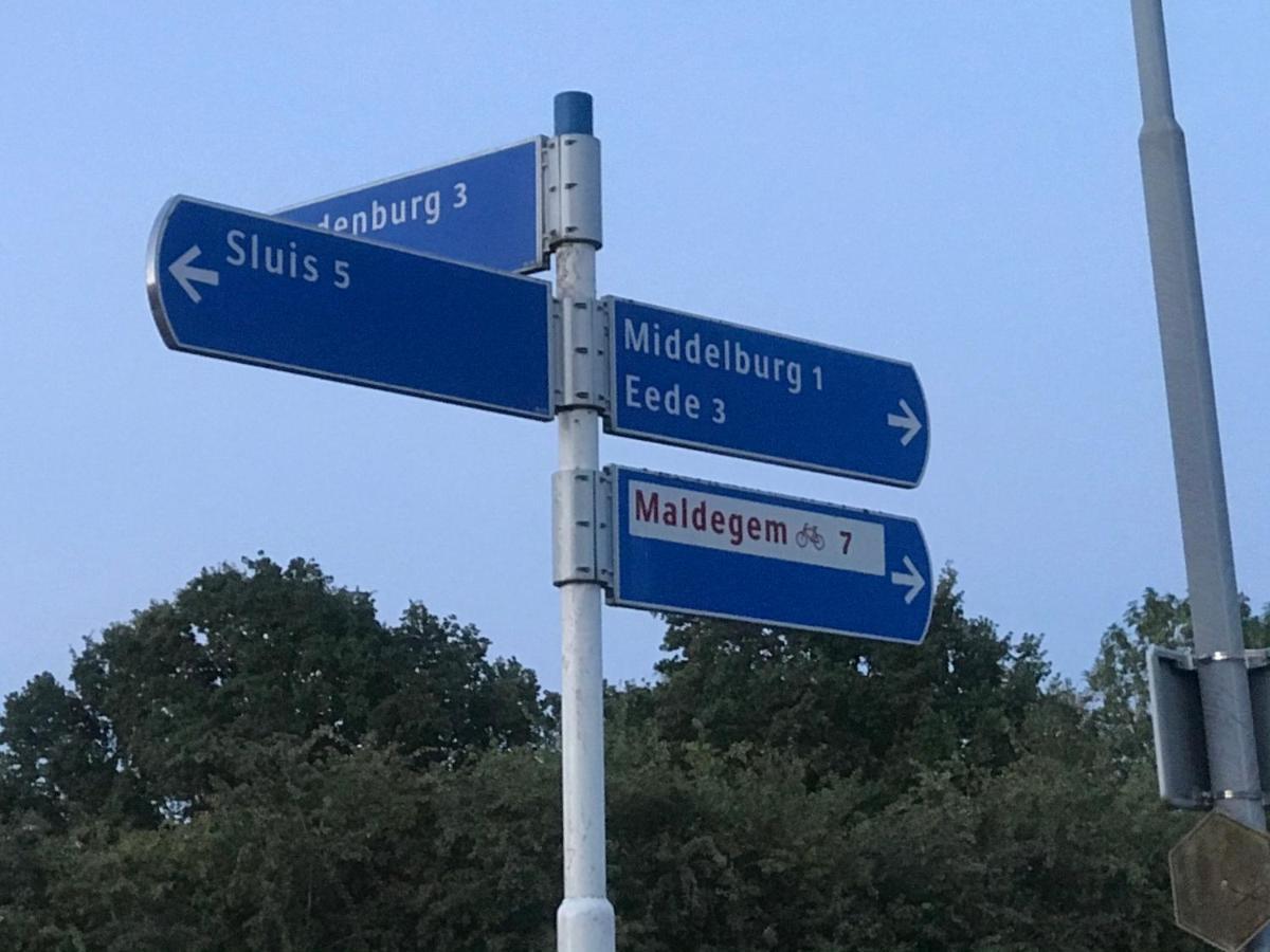 Familieverblijf De Groene Specht Sluis Esterno foto